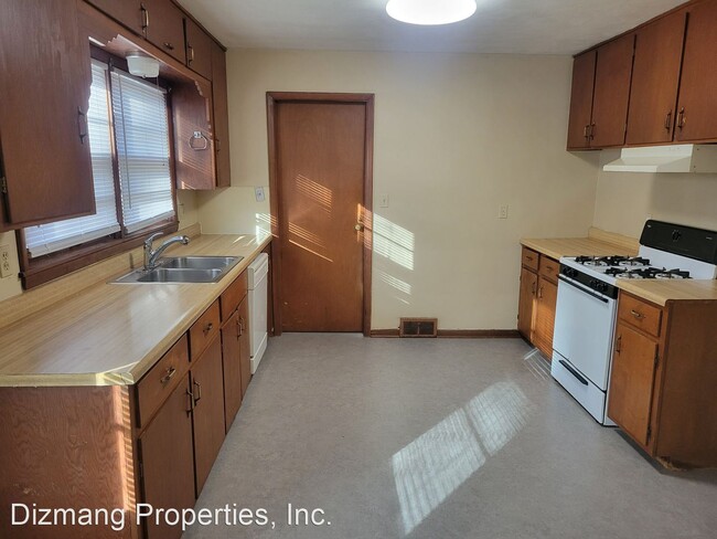 Building Photo - 2 br, 1 bath House - 1951 S. Collinson Ave.