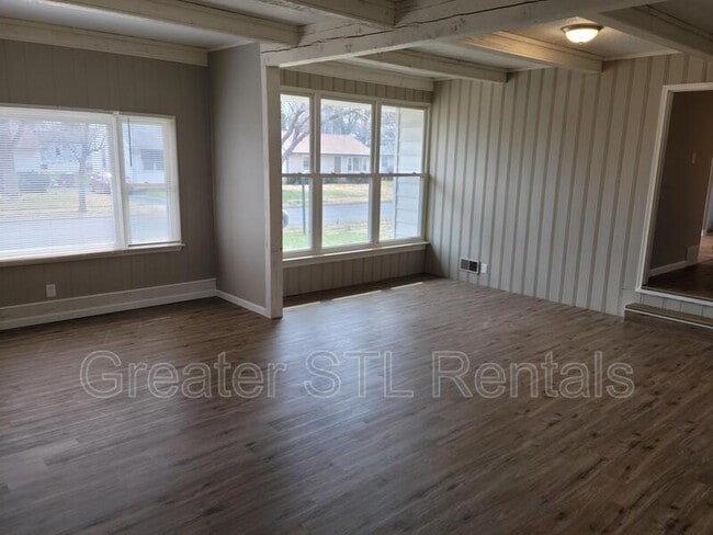 Building Photo - 3217 Krem Ave