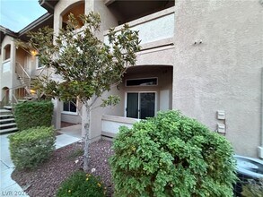 Building Photo - 2305 W Horizon Ridge Pkwy