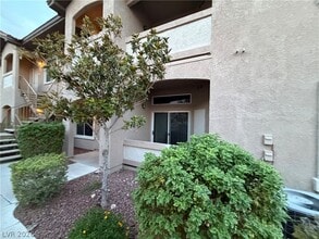 Building Photo - 2305 W Horizon Ridge Pkwy