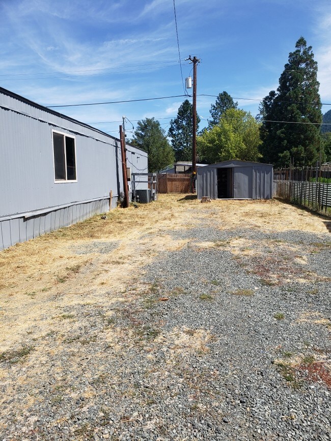 8506 E Evans Creek Rd, Rogue River, OR 97537 House Rental in Rogue