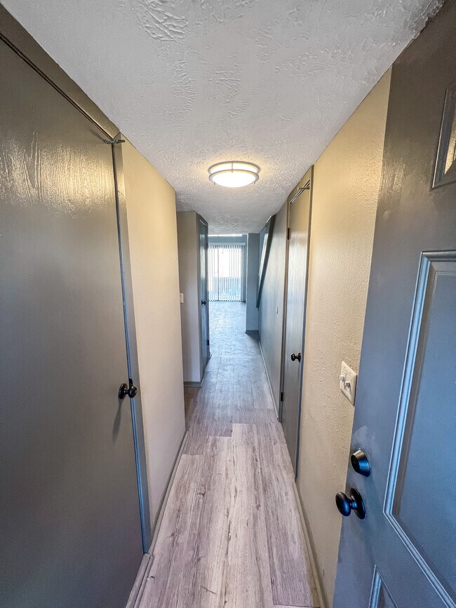 Building Photo - 10920 Spaulding Plz