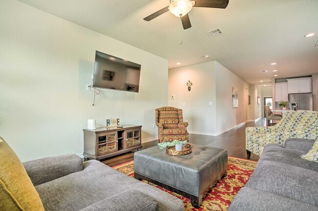 Foto del edificio - 5603 Chestnut Xing