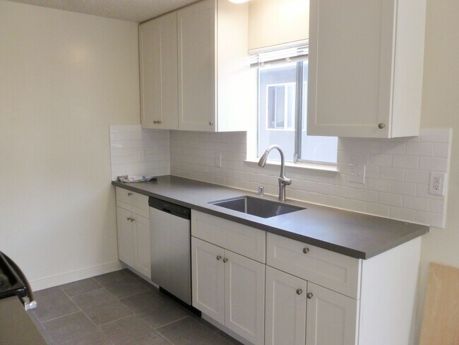 Building Photo - 124 Lorton Ave