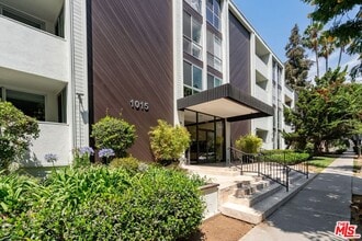 Building Photo - 1015 Kings Rd