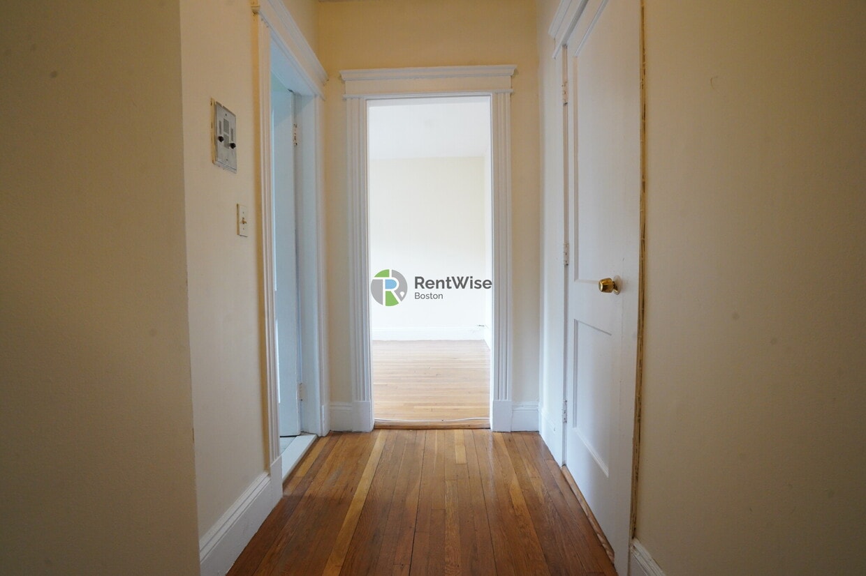 Foto principal - 1152 Commonwealth Ave