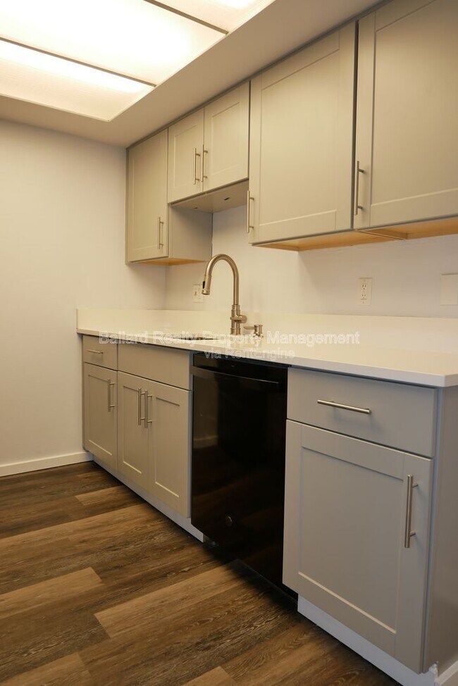 Foto del edificio - 6116 22nd Ave NW