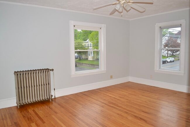Building Photo - 208 Irving St