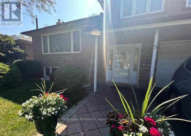 Photo du bâtiment - 5 Wycliffe Crescent