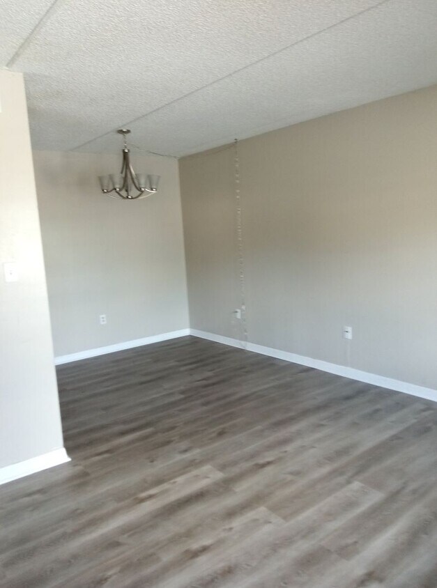Foto principal - Gated Community First Floor 1/1.5 Apartmen...
