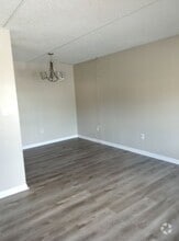 Building Photo - 300 N Dewey St