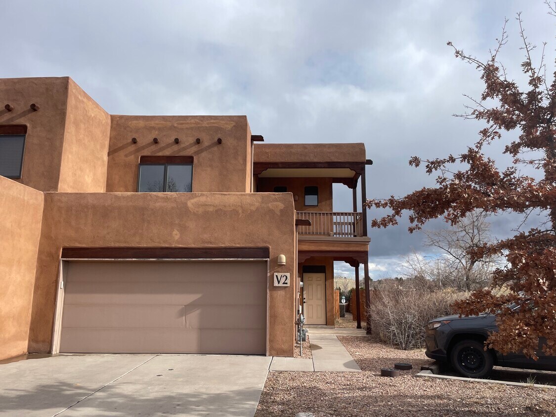 2600 W Zia Rd, Santa Fe, NM 87505 Townhome Rentals in Santa Fe NM