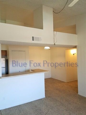 Building Photo - 2194 N Pantano Rd