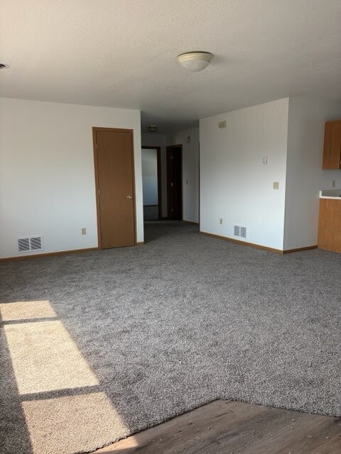 Foto del edificio - 94 Stiles Ave