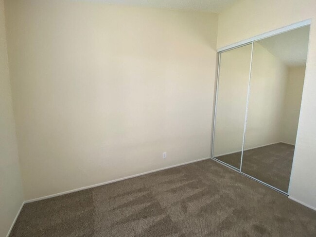 Building Photo - Condo for Lease