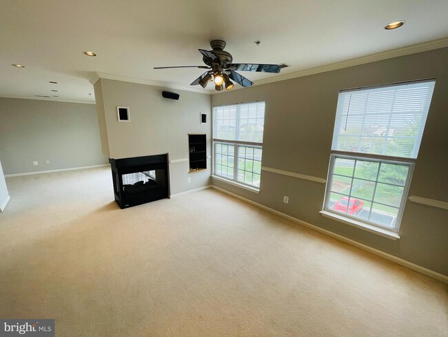 Building Photo - 2499 Angeline Dr