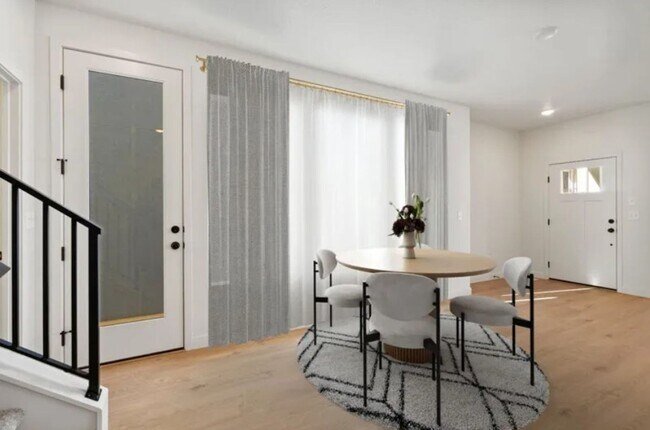 Foto del edificio - Beautiful 3 Bed 2.5 Bath in Highland!!