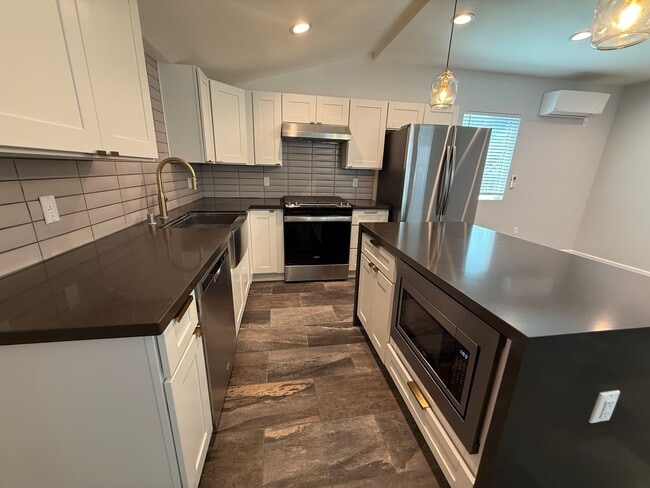 Foto del edificio - Amazing 1 Bedroom Back Home in La Crescenta!