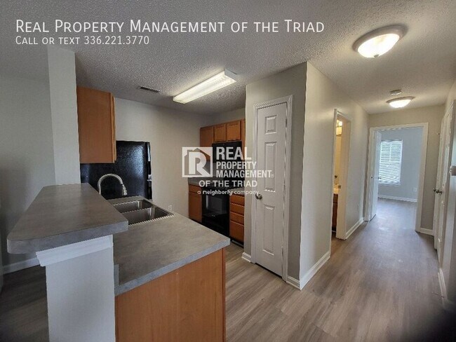 Foto del edificio - 220 Rural Hall-Germanton Rd