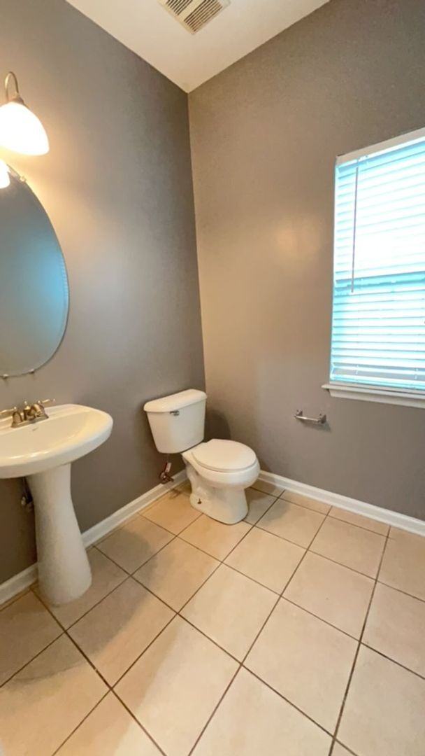 Foto del edificio - 4 Bedroom, 2.5 Bath Home located in Summer...