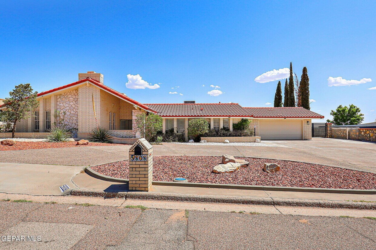 Foto principal - 5808 Kingsfield Ave