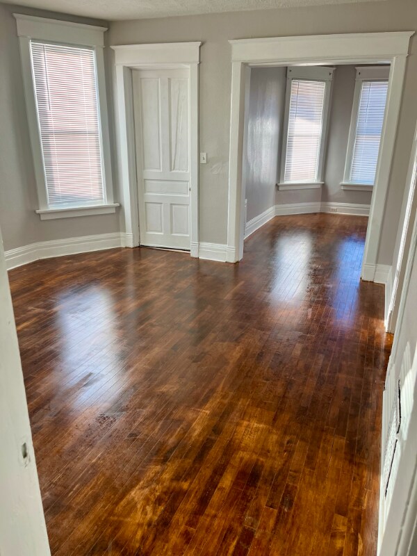 Foto principal - 2182 S Muskego Ave