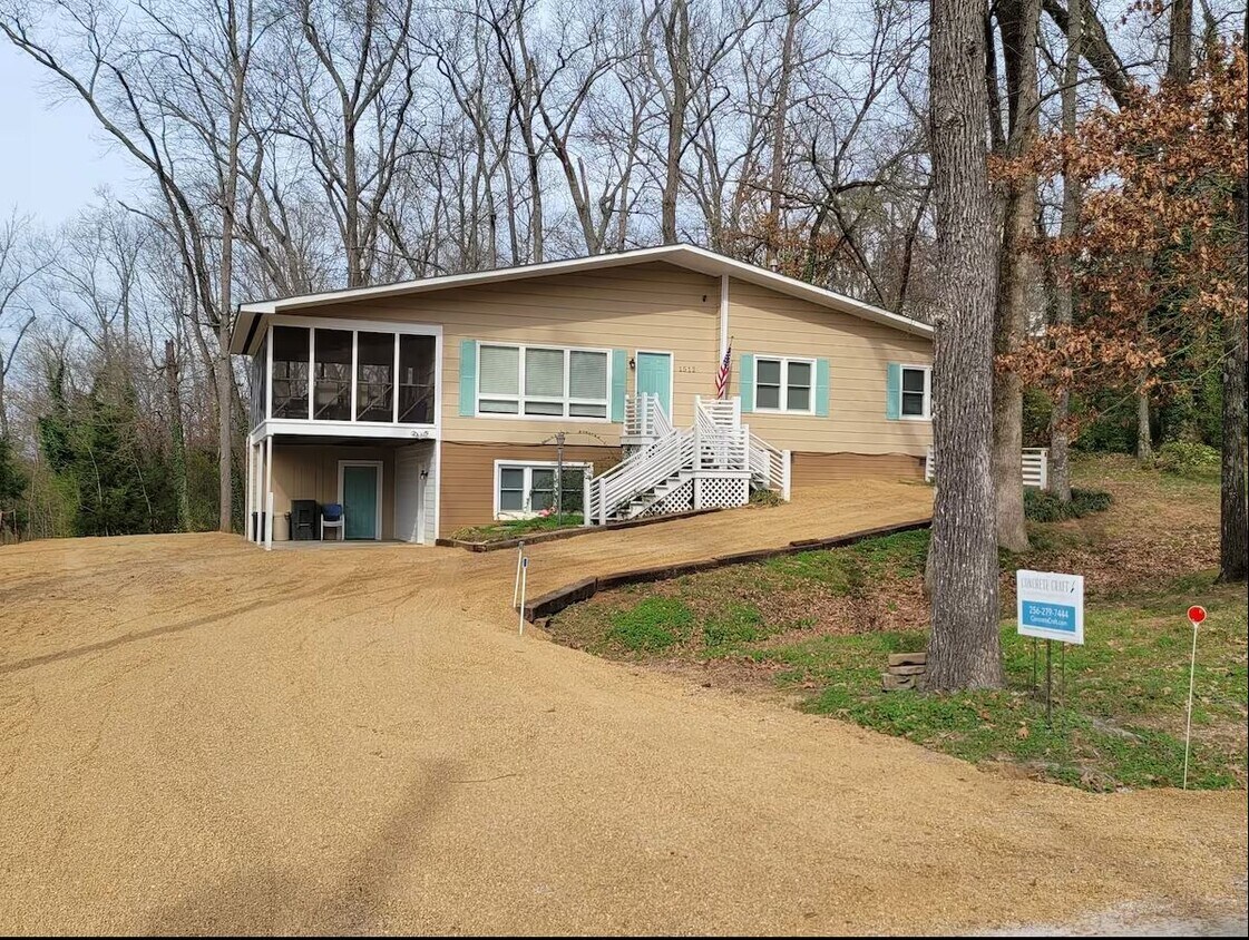 Primary Photo - 1512 Riley Rd