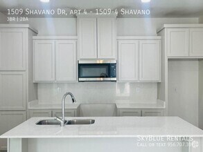 Building Photo - 1509 Shavano Dr