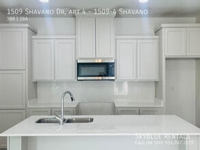 Building Photo - 1509 Shavano Dr