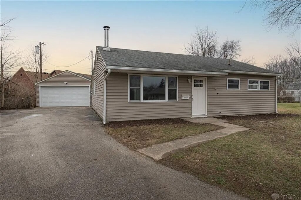 2207 Whitney Pl, Kettering, OH 45420 House Rental in Kettering, OH