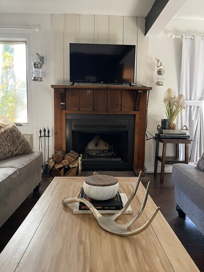 7 Oak Trl Unit Lucky Oak, Wisconsin Dells, WI 53965 Condo for Rent in