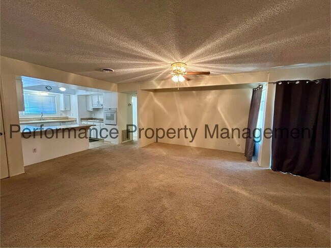 Building Photo - Spacious 3 Bed/2 Bath NE Bakersfield Home ...