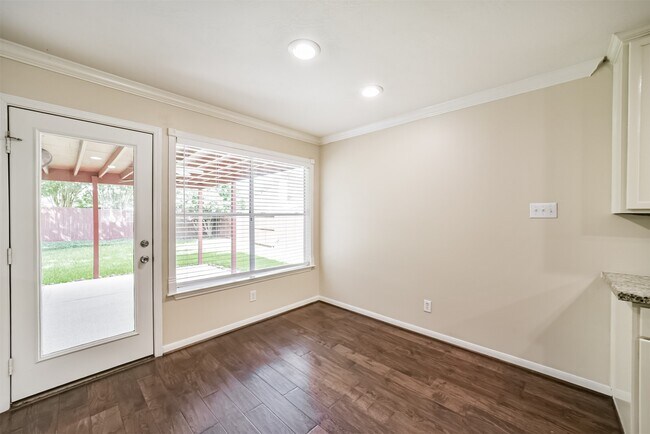 Building Photo - 2411 Misty Falls Ct