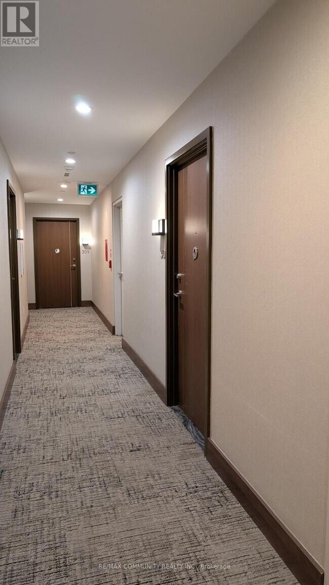 Photo du bâtiment - 117 McMahon Dr