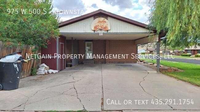 Building Photo - 975 W 500 S