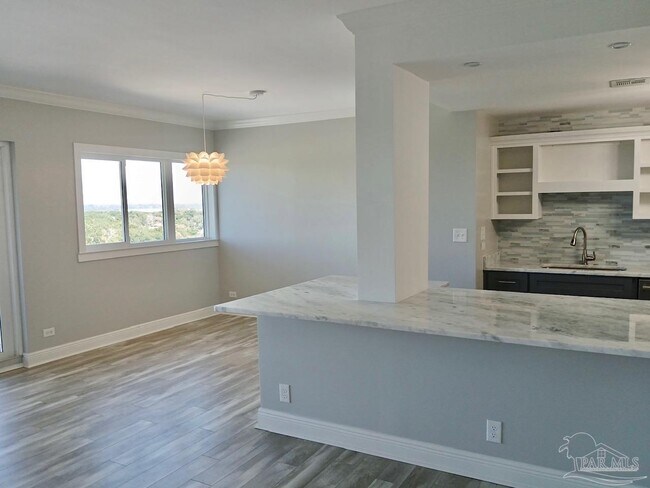Foto del edificio - 825 Bayshore Dr