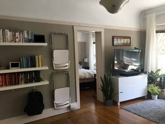 To the Bedroom - 1125 Cole St