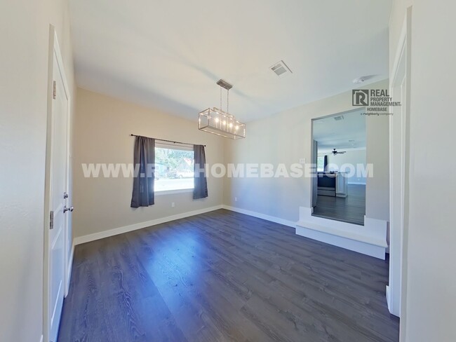 Foto del edificio - 3/2 NICEVILLE BEAUTY | Fully Updated & Clo...