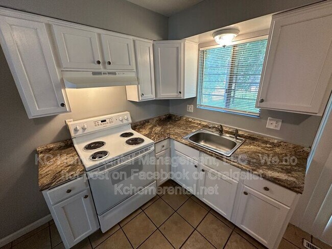 Foto del edificio - 7227 Gilmore Ave