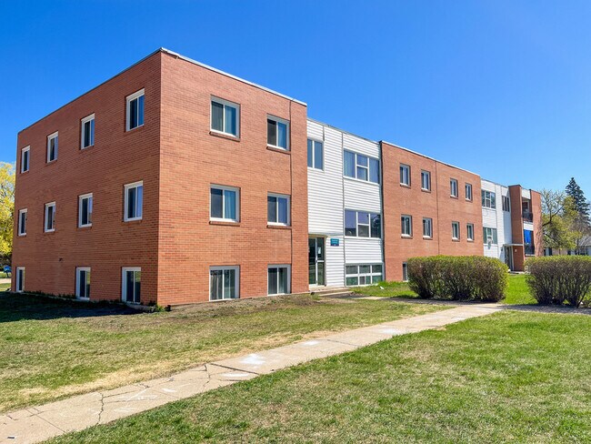 Photo du bâtiment - Greystone Court Apartments