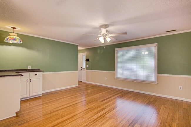 Building Photo - 2315 Treetop Ln