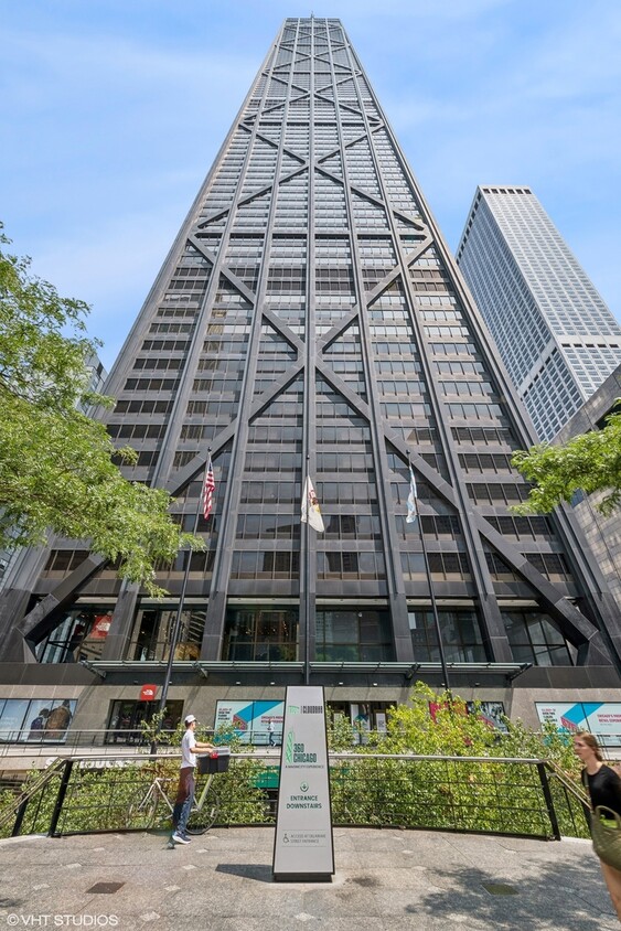 Foto principal - 175 E Delaware Pl