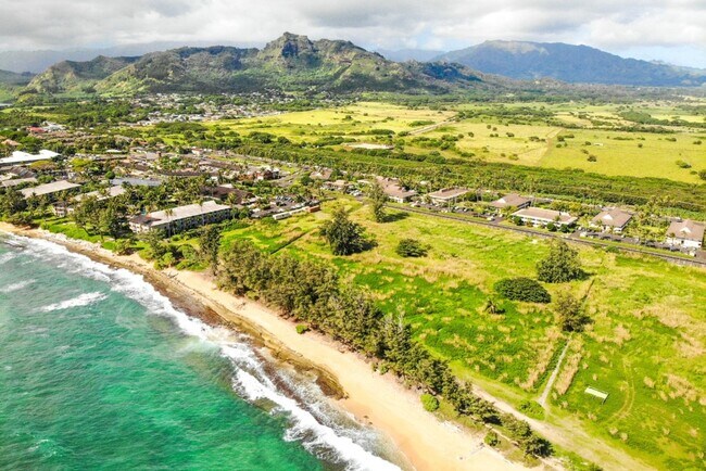 Building Photo - Kahaki Hale: Updated 1BR Condo Near Poipu ...