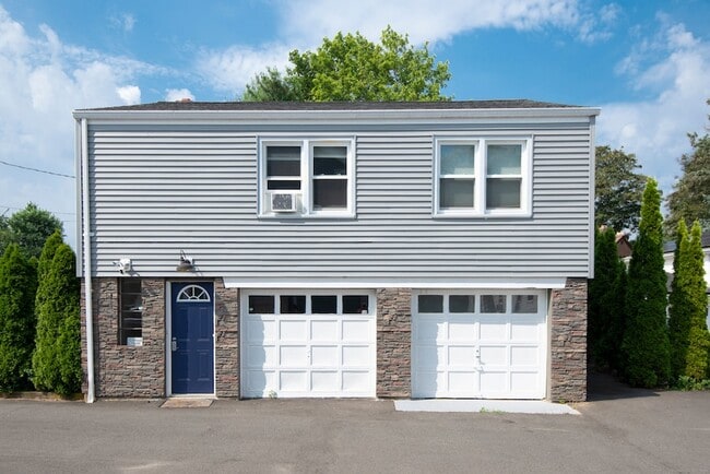 Building Photo - 0 Indian Neck Ave