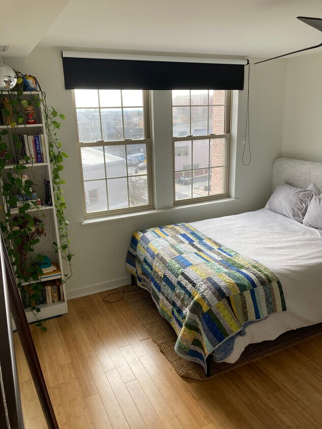 Foto principal - 1417 Newton St NW