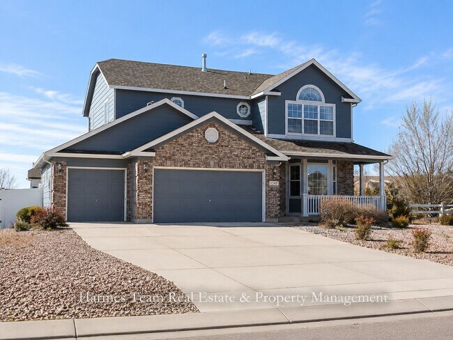 Foto del edificio - Spacious Home with Mountain Views & Finished Basement
