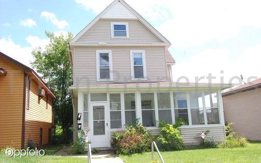 Building Photo - 2120 Sheridan Ave N