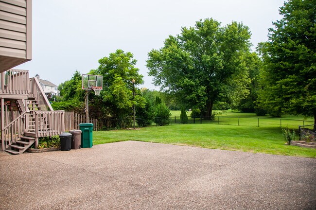 Building Photo - 4015 Hurstbourne Woods Dr