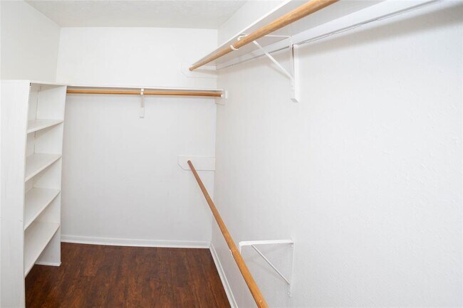 Building Photo - 2502 John Crump Ln