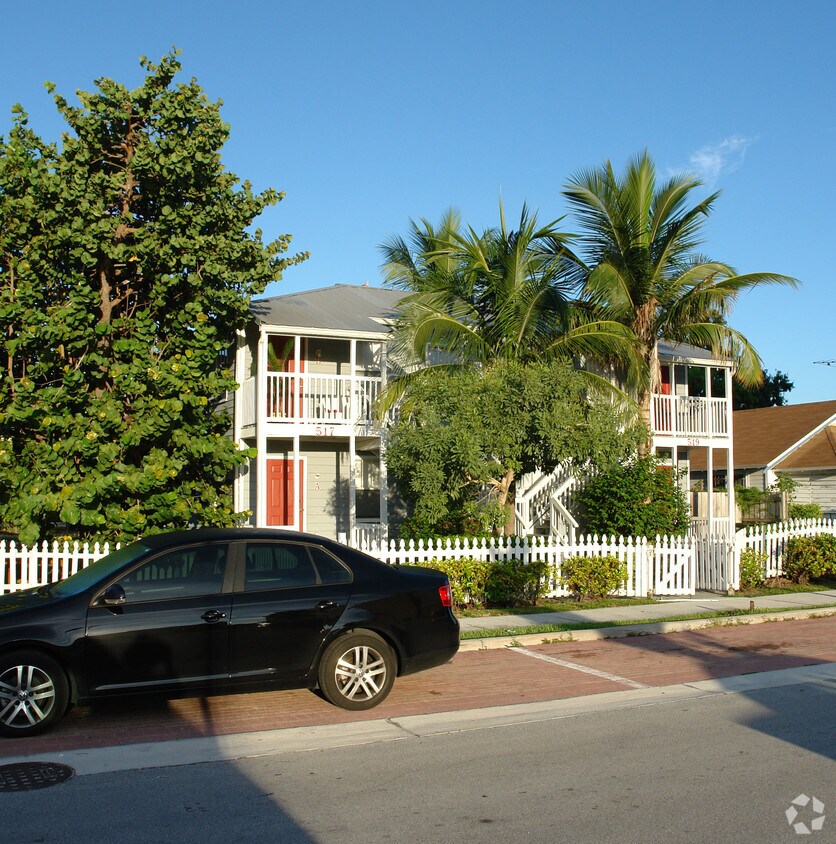 Foto del edificio - 517-519 NE 2nd Ave
